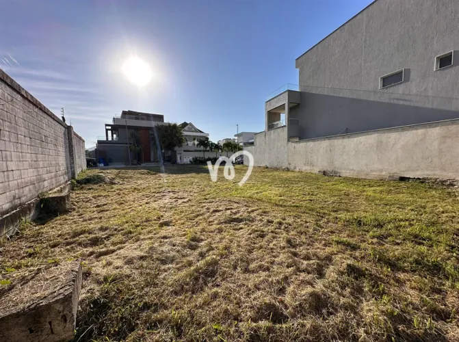 Terreno de esquina à venda no condomínio Art Life - Recreio dos Bandeirantes.