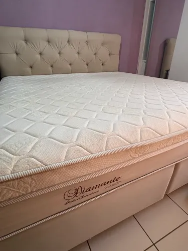 Cama king + cabeceira estofada