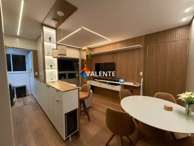 Imóvel para venda possui 62 metros quadrados com 2 quartos em Guilhermina - Praia Grande -