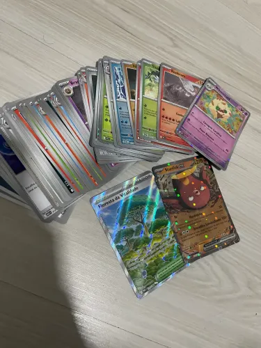 Pack Pokémon 60 cartas foils, normais e raras!