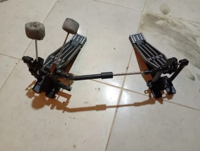 Pedal duplo para bumbo