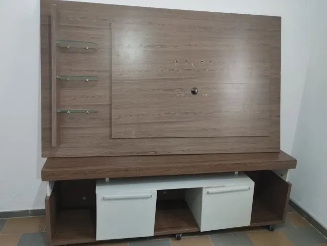 Vendo Rack com painel e rodinhas