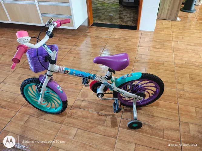 Bicicleta caloi infantil menina