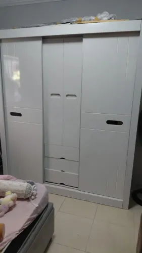 Guarda-roupas MDF