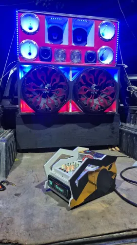 Vendo som automotivo, so pegar e usar...