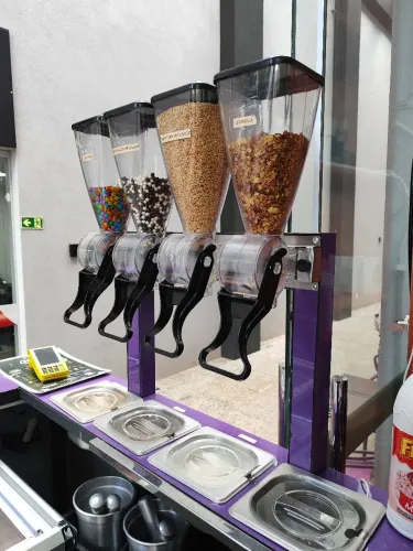 Vendo quiosque de açaí completo com toda estrutura