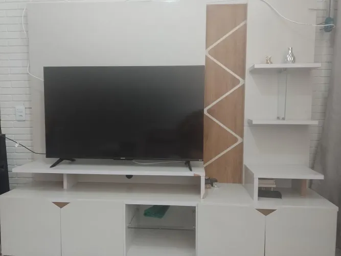 Estante apenas