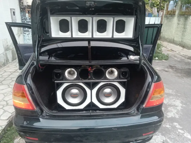 Vendo som automotivo valor 1700 Aceito proposta