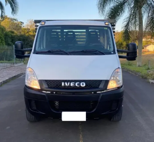 Iveco Daily 35s14 carroceria 2015