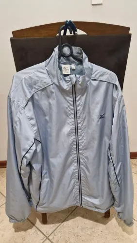 jaqueta mizuno corta vento azul roial gg. estado de conservação 7/10. altura 75 largura 65