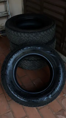 Pneus 215/70 R16