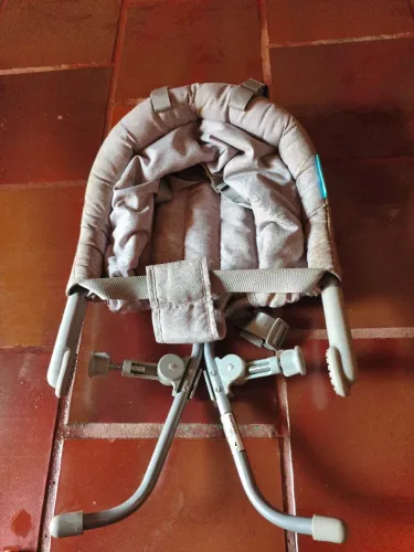 cadeirinha alimentação que fixa na mesa
