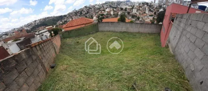 Lote com 450 metros à venda no bairro Parque são José
