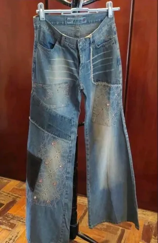 Calça jeans costumizada, boho nova.