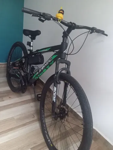 Bicicleta Azonic Aro 29 - Shimano 21 Marchas.