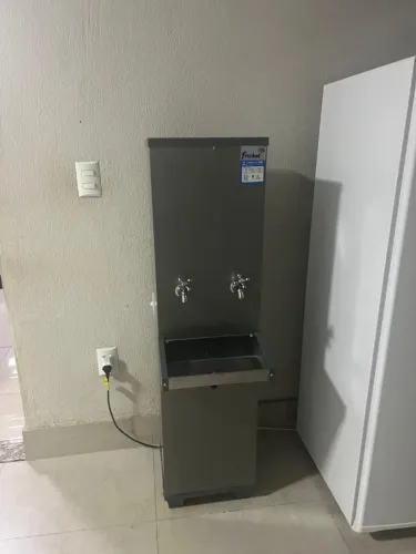 Vendo bebedouro 25L
