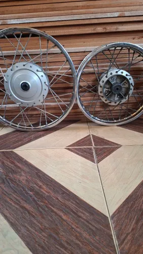 Vendo par de Rodas da Biz 125es 2015