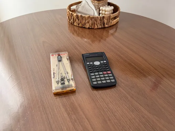 Compasso Trident 9000 e Calculadora científica Casio fx-82ms