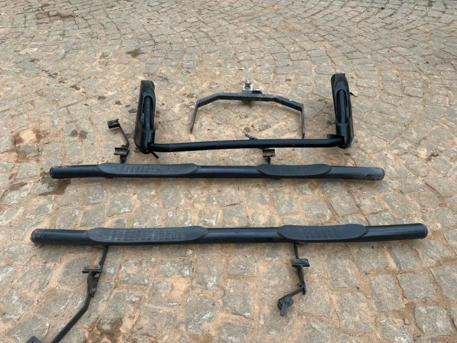 Kit Fiat Toro: Santo Antônio, Estribos e Engate Pretos Usados 