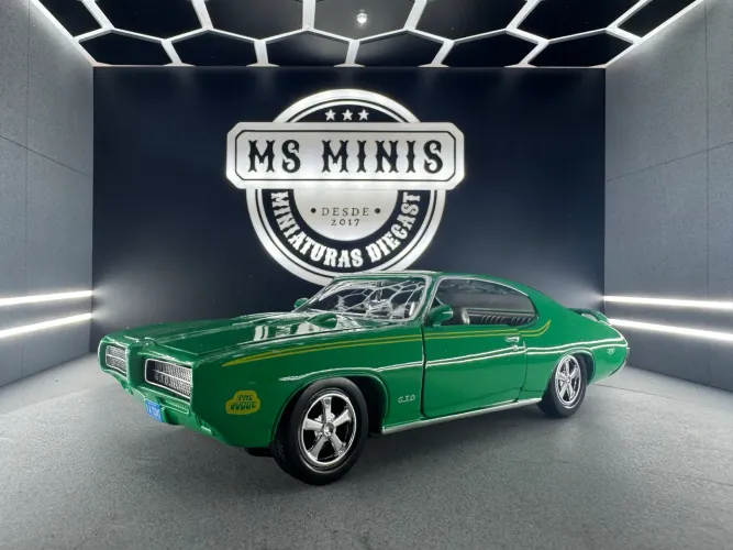 Miniatura Motormax - 1969 Pontiac GTO Judge Verde Escala 1/24