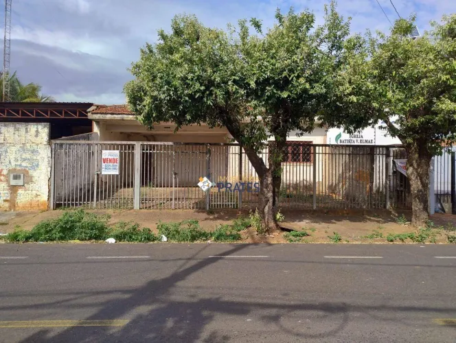 Oportunidade de compra!!! Casa residencial com edícula para venda no Vila Elmaz, próximo a