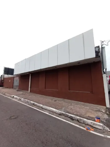 Alugo Prédio com salas e estacionamento em Vieiralves
