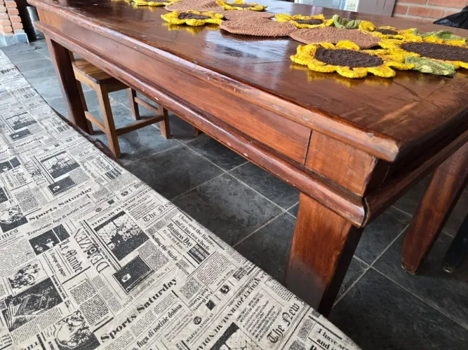 Vendo Mesa Madeira com Bancos de tora de madeira para Área Gourmet 