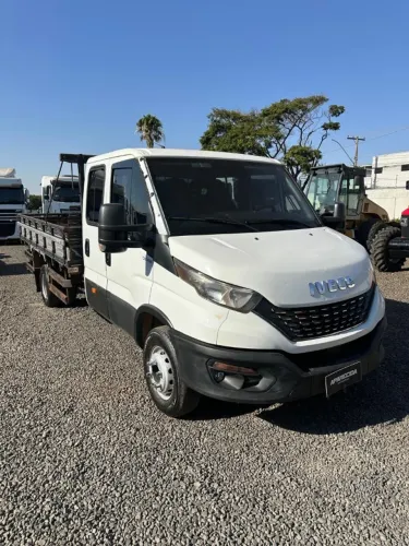Iveco Daily 35-160 Cabine Dupla 2022 Carroceria