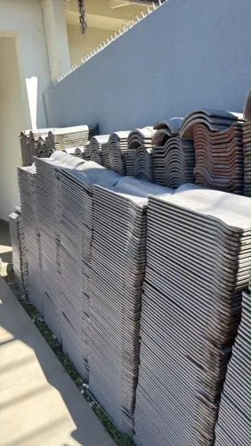 Vendo Telhas de cerâmica