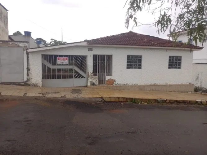 Casa a venda em Itauçu
