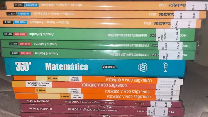 Livros de ensino médio