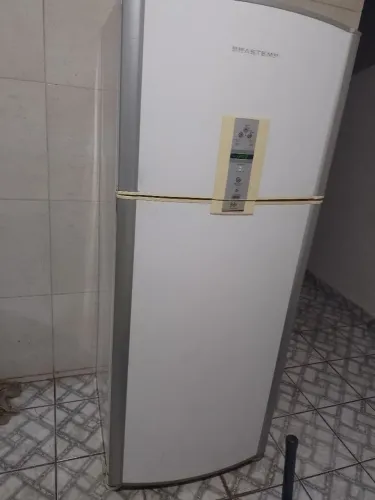 Geladeira e máquina de lavar