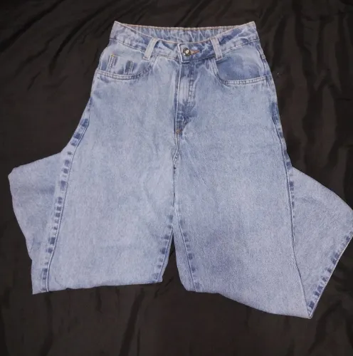 Calça jeans Wide Leg.