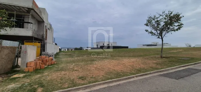 Terreno a venda no condomínio residencial Alphaville Castello em Itu-SP.