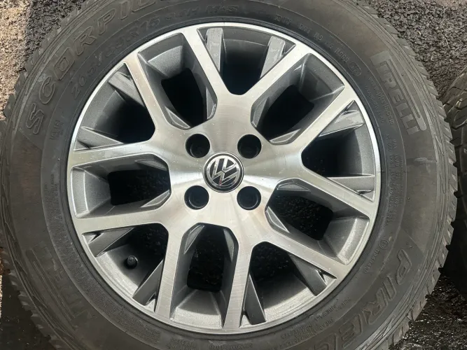 Rodas 15 originais saveiro cross com pneus Pirelli