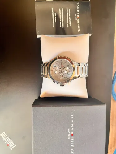 Relógio Tommy Hilfiger prata