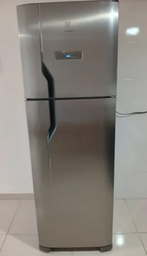 Geladeira Electrolux Frost Free Duplex Inox - POUQUÍSSIMO TEMPO DE USO