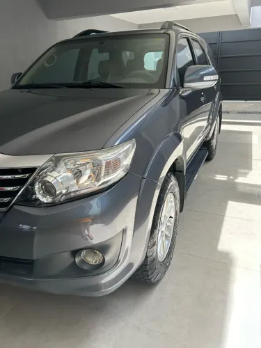 Toyota Hilux SW4 SR 4X2 2.7/ 2.7 Flex 16V Aut. 2012