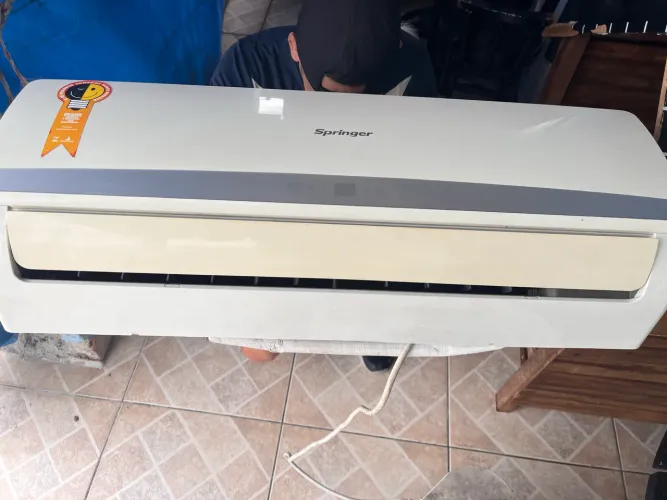 Evaporadora Springer 12000 BTUs