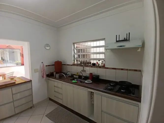 Casa padrão 2 quartos com Edícula 2 Suítes com ar condicionado Parque Itamarati Jacareí