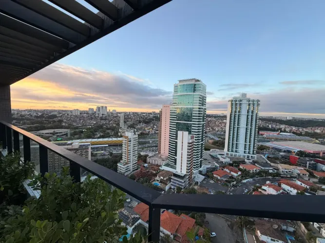 Apartamento Mobiliado 1 Quarto no Caminho das Árvores com Rooftop e Piscina