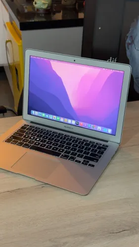 MacBook Air 2017 | 8GB Ram | Intel Core i5 | 128GB SSD - Loja física! Com 90 dias garantia