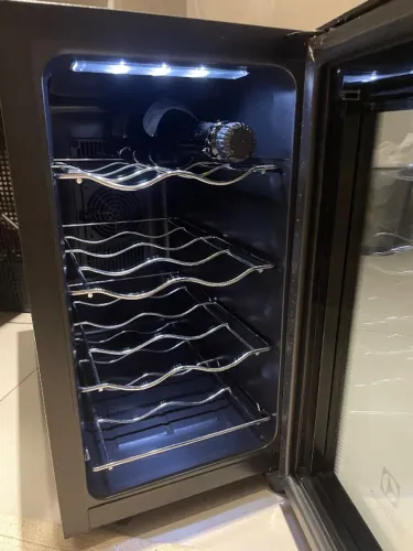 Adega climatizada Eletrolux