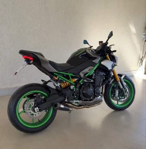 Z900 R Edition