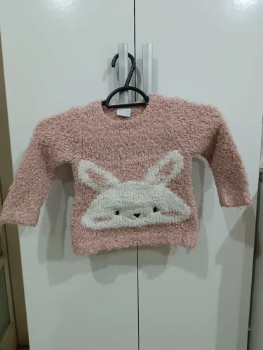 Blusa infantil peludinha rosa com coelhinho