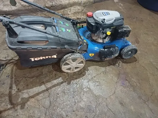 Cortador de grama Tekna TK600 6hp com recolhedor 