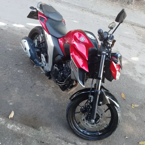 VENDO MOTO FAZER 250