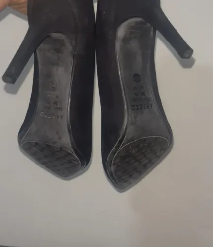 arezzo scarpin preto camurça clássico tam 36/37