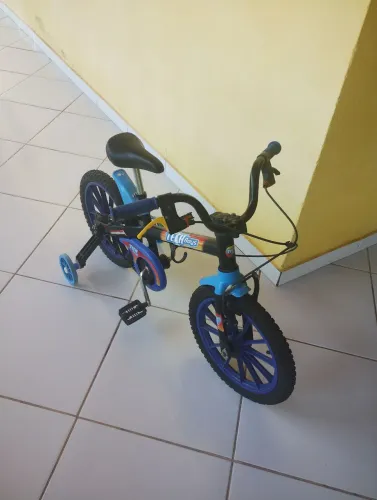 Bicicleta aro 16 tech boys, praticamente nova!!