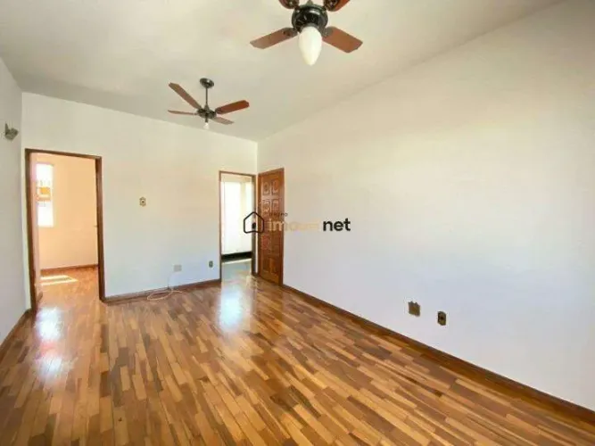Apartamento Amplo com 3 Quartos, Suíte e 2 Vagas Cobertas
